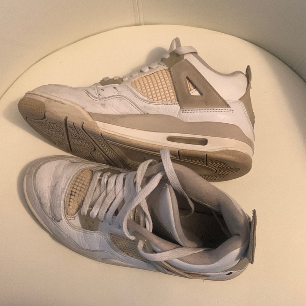AIR JORDAN 4 RETRO ‘LINENS’ Size 6.5Y FITS WOMENS 8/Men 6